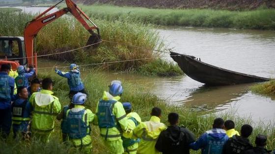 霍邱沉船事件真相揭晓，新闻直播传递关爱与事实